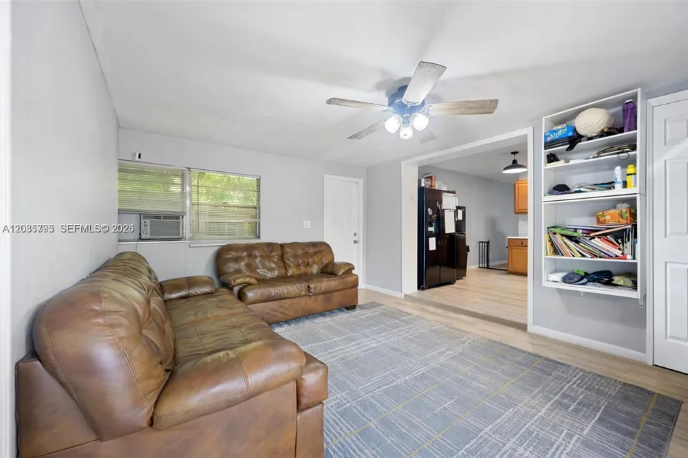 3530 65th Ave Hollywood, FL 33024