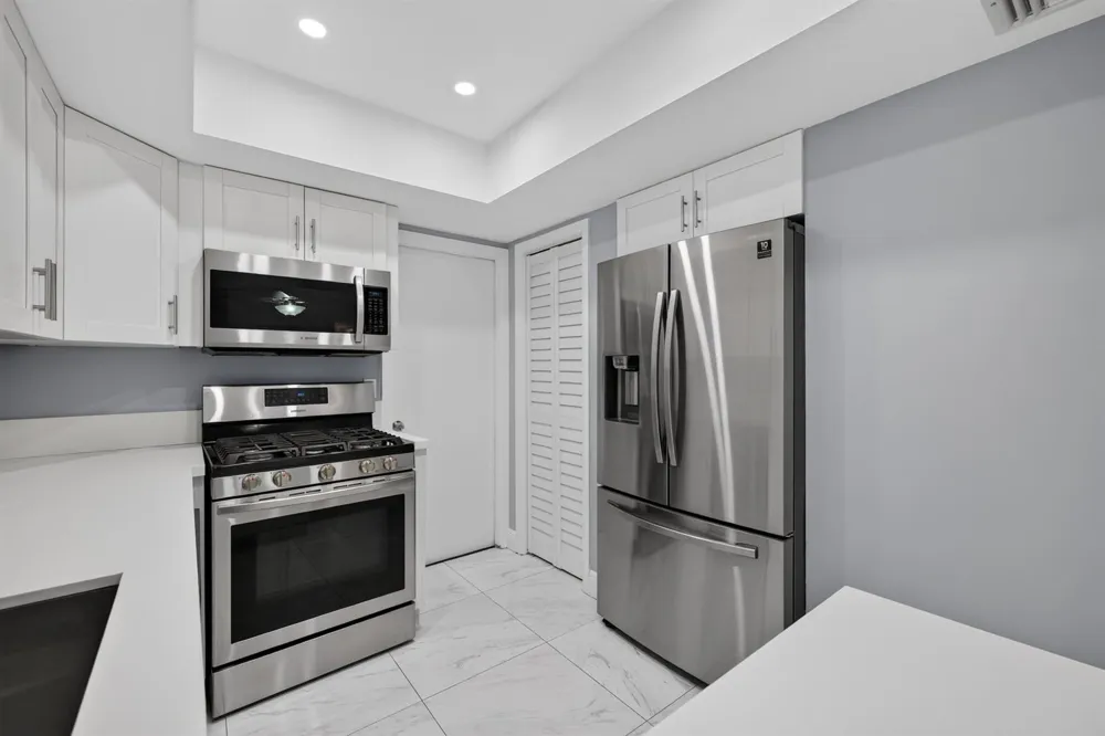 732 SW RAVENSWOOD LANE Port St. Lucie, FL 34983