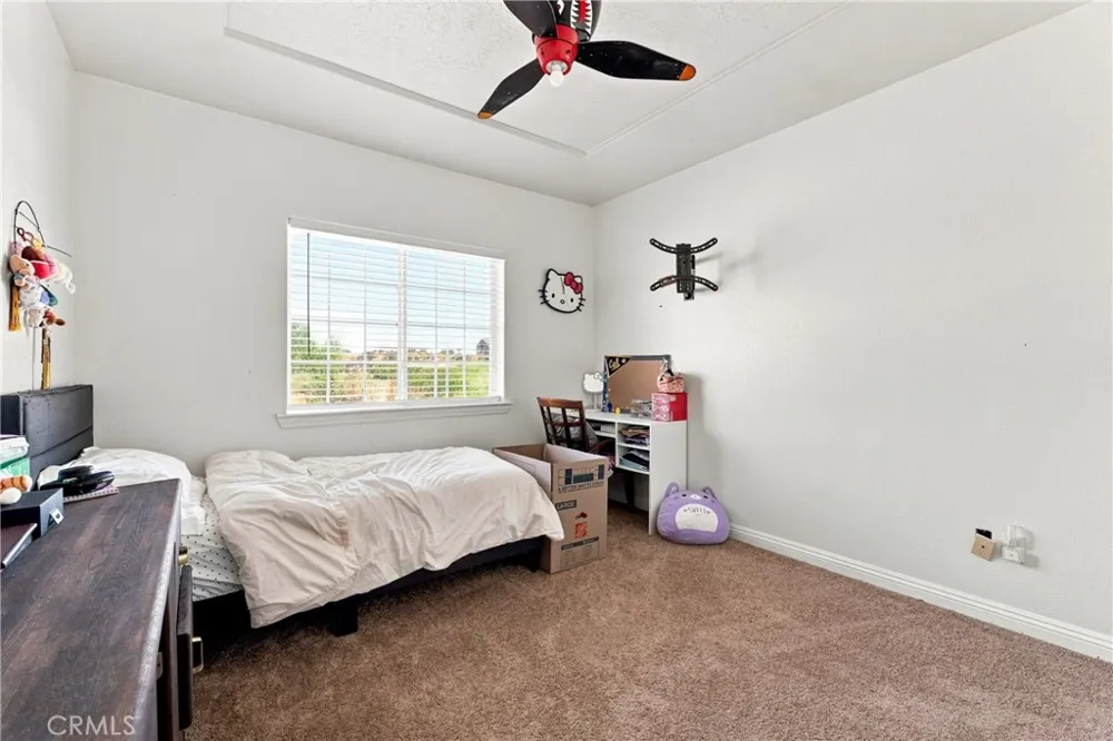 6890 Oak Hill Road Oak Hills, CA 92344
