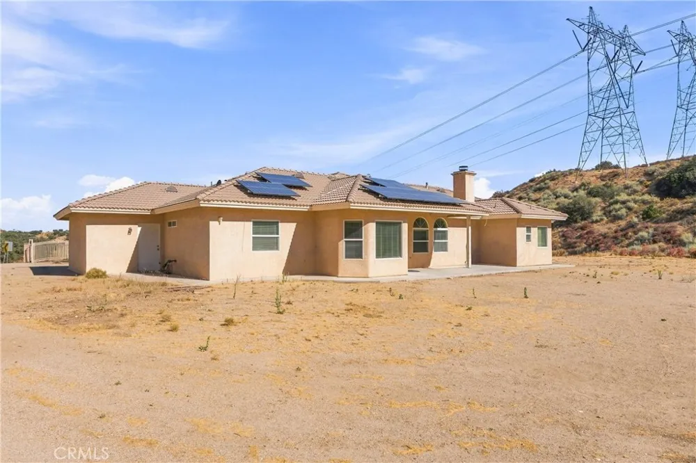 6890 Oak Hill Road Oak Hills, CA 92344