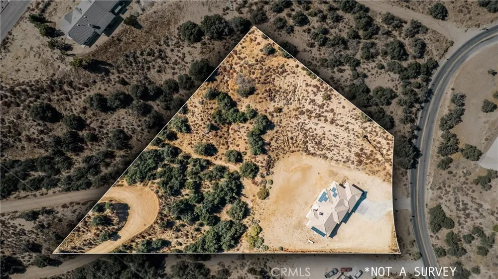 6890 Oak Hill Road Oak Hills, CA 92344