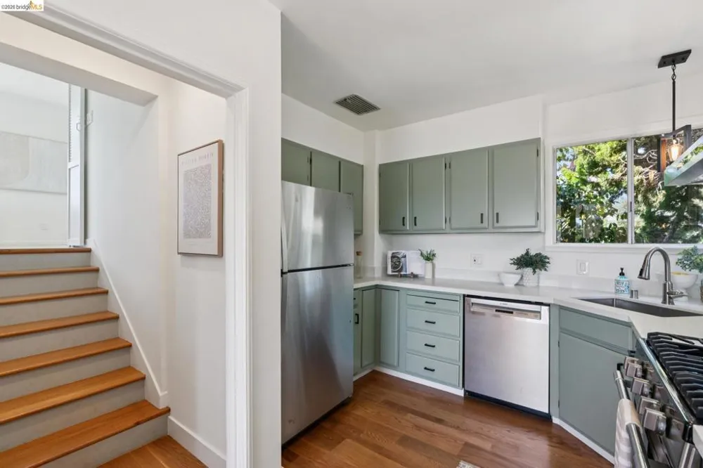 5718 Burlingame Ave Richmond, CA 94804