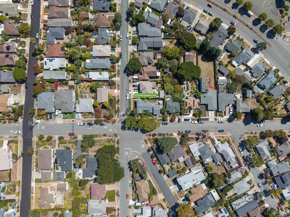 5718 Burlingame Ave Richmond, CA 94804