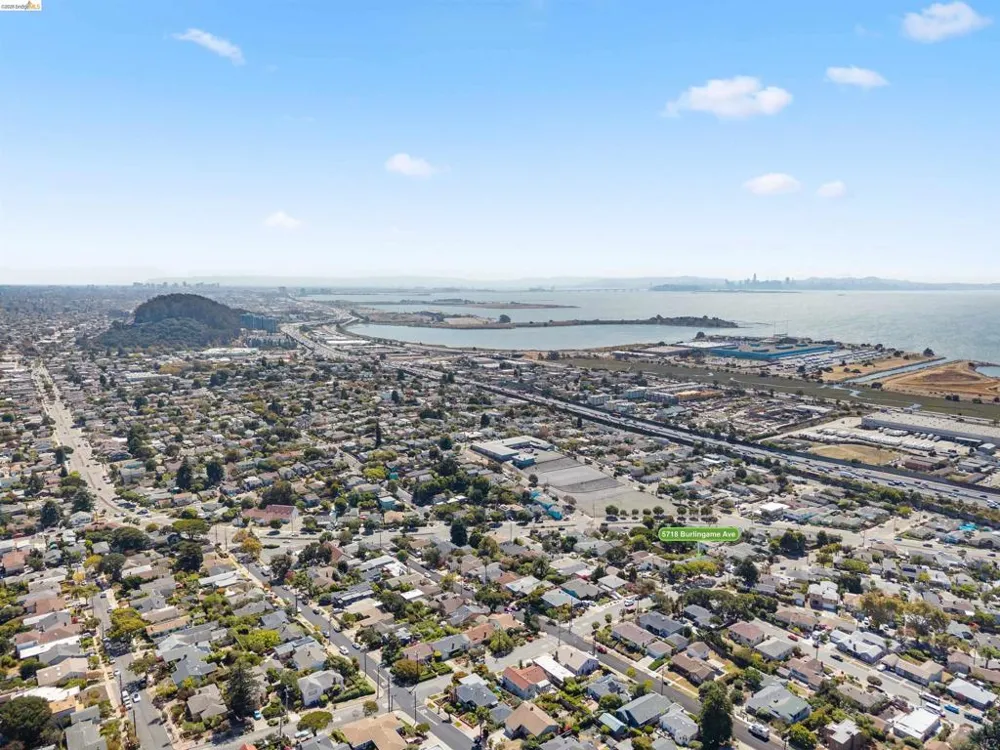 5718 Burlingame Ave Richmond, CA 94804