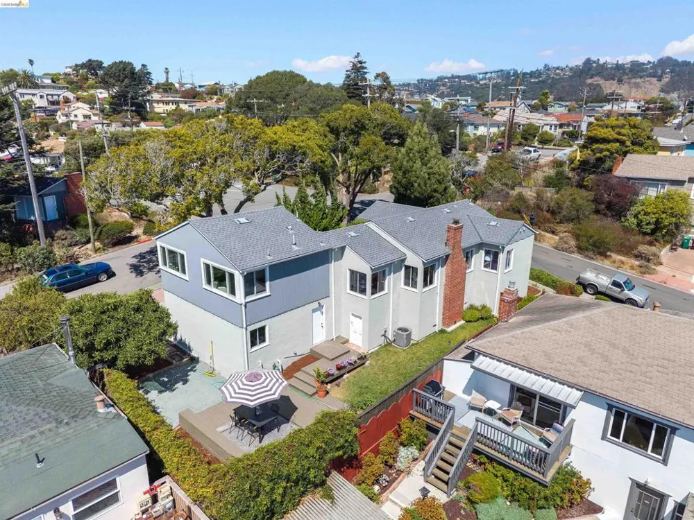 5718 Burlingame Ave Richmond, CA 94804