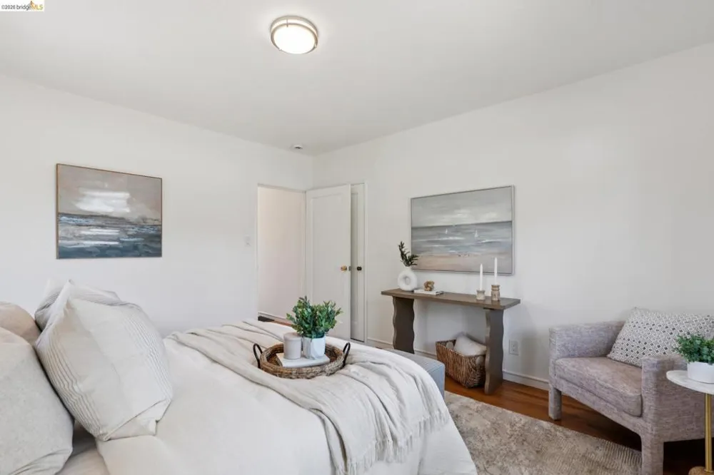 5718 Burlingame Ave Richmond, CA 94804