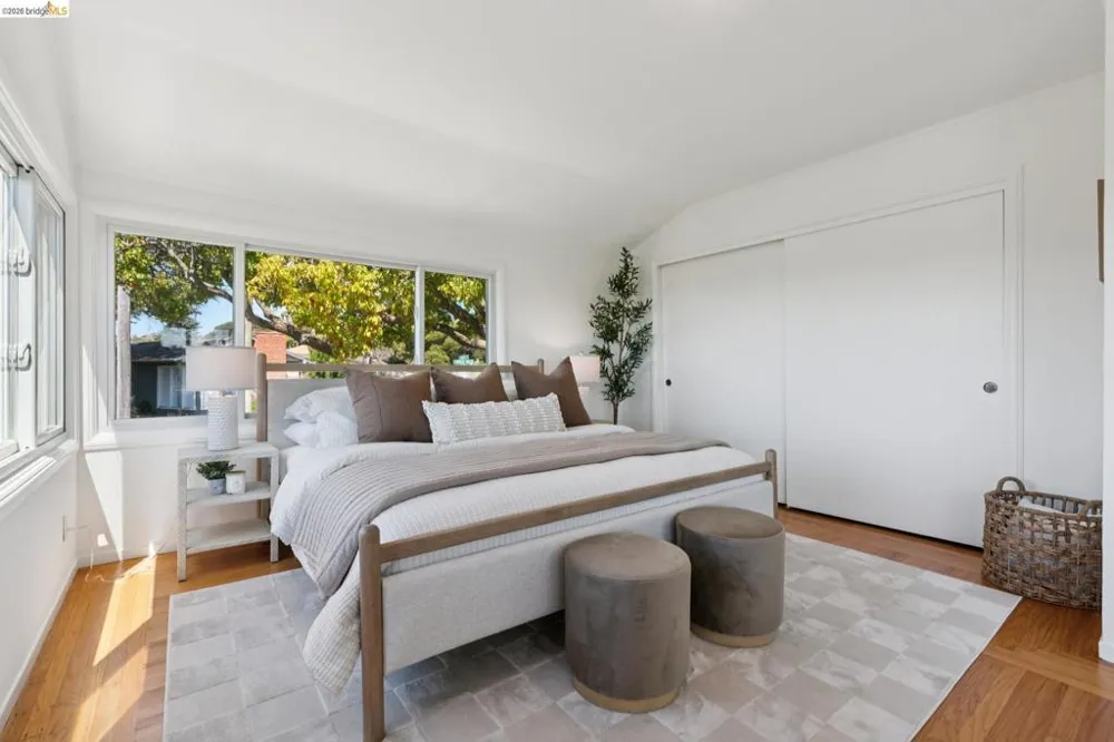 5718 Burlingame Ave Richmond, CA 94804