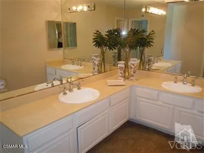 115 Los Padres Drive Thousand Oaks, CA 91361