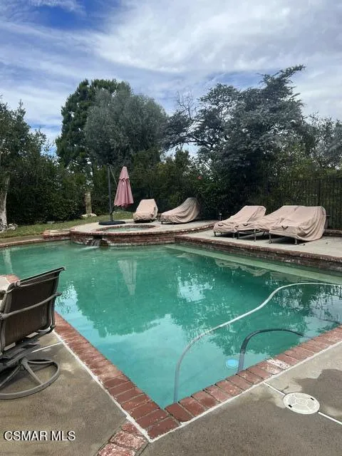 115 Los Padres Drive Thousand Oaks, CA 91361