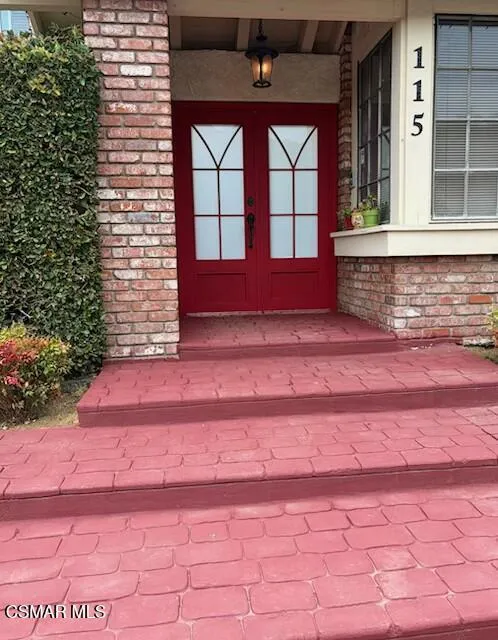 115 Los Padres Drive Thousand Oaks, CA 91361