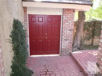 115 Los Padres Drive Thousand Oaks, CA 91361