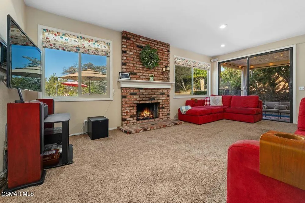 115 Los Padres Drive Thousand Oaks, CA 91361
