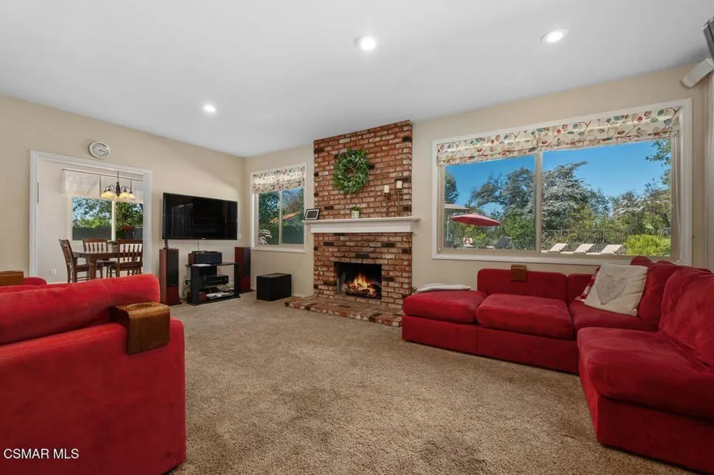 115 Los Padres Drive Thousand Oaks, CA 91361