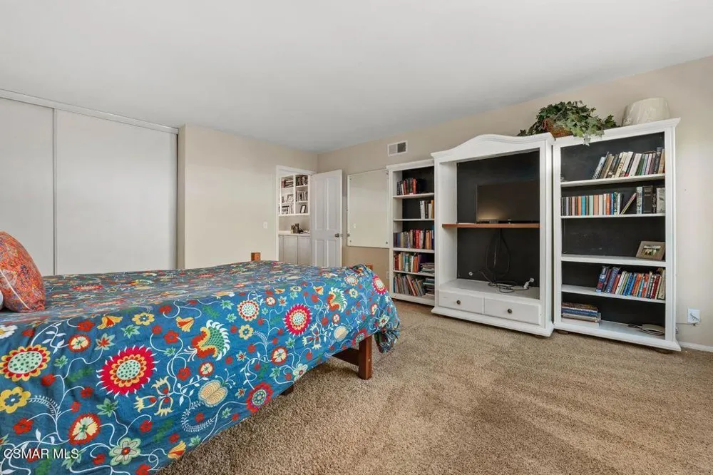 115 Los Padres Drive Thousand Oaks, CA 91361