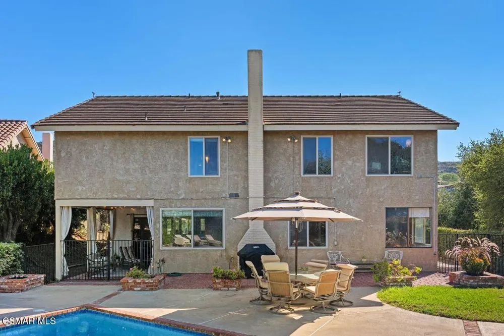 115 Los Padres Drive Thousand Oaks, CA 91361