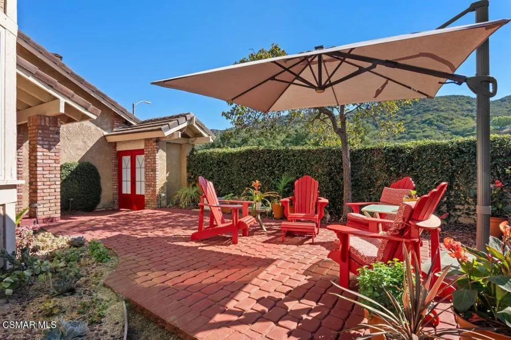 115 Los Padres Drive Thousand Oaks, CA 91361