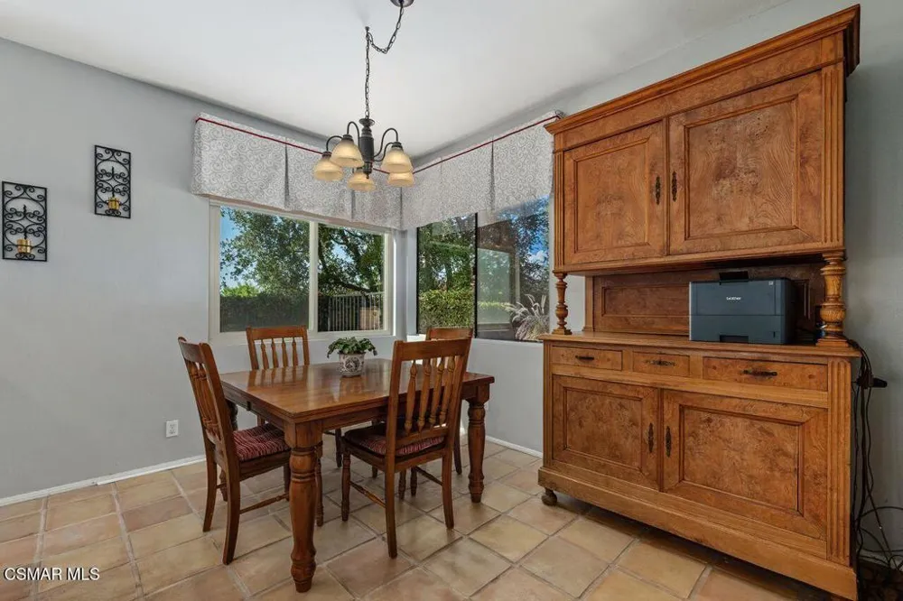 115 Los Padres Drive Thousand Oaks, CA 91361
