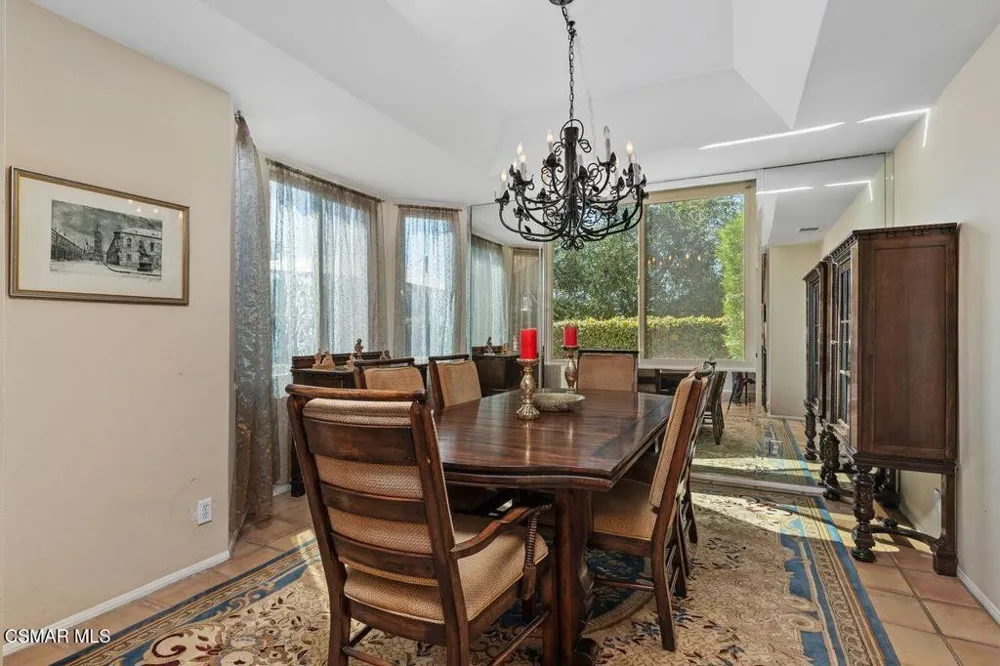115 Los Padres Drive Thousand Oaks, CA 91361