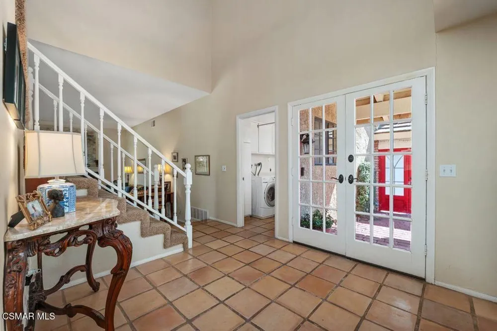 115 Los Padres Drive Thousand Oaks, CA 91361