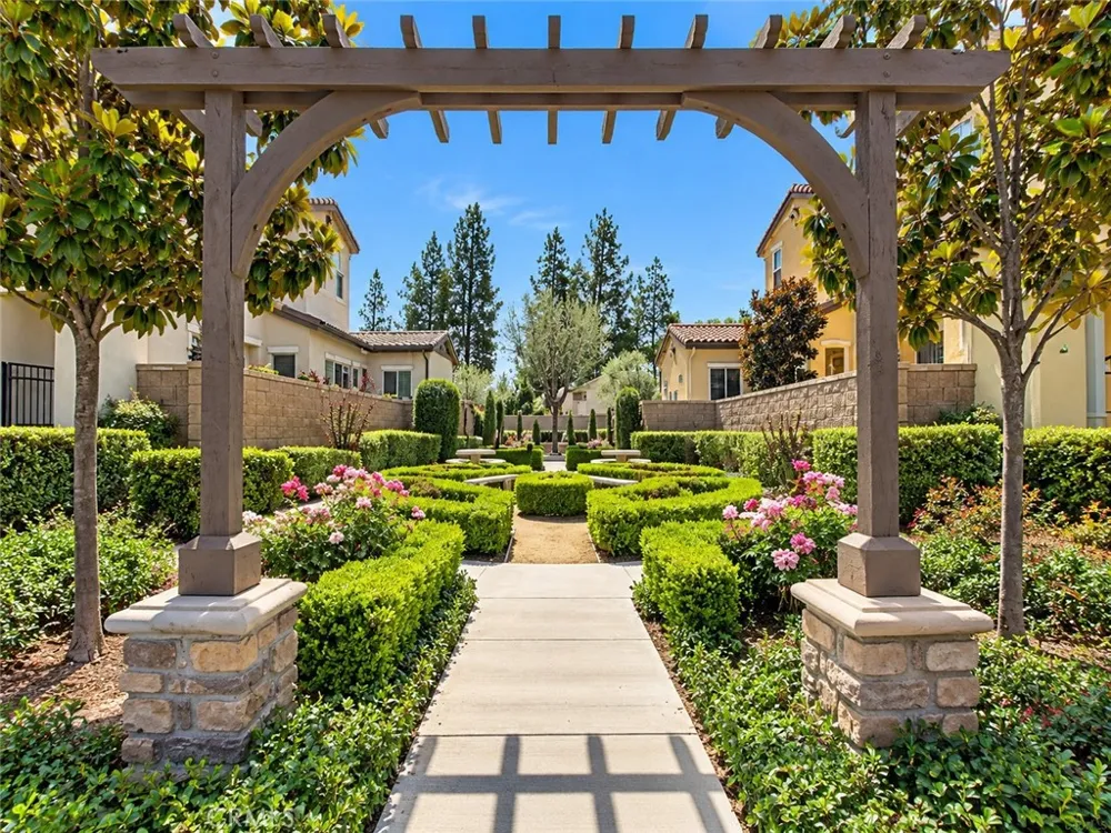 350 Catalina Brea, CA 92821
