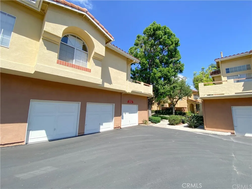69 Abrazo Aisle #127 Irvine, CA 92614