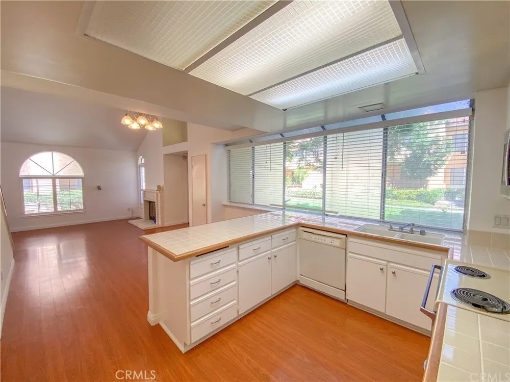 69 Abrazo Aisle #127 Irvine, CA 92614