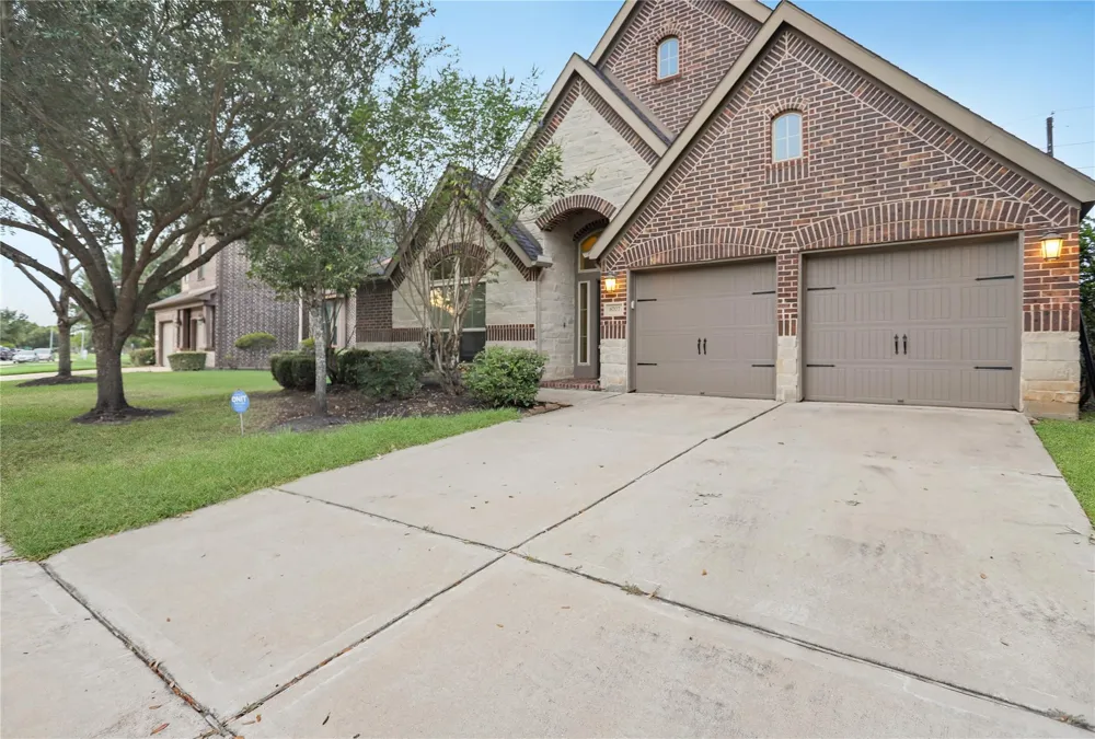 6707 Miller Shadow Lane Sugar Land, TX 77479