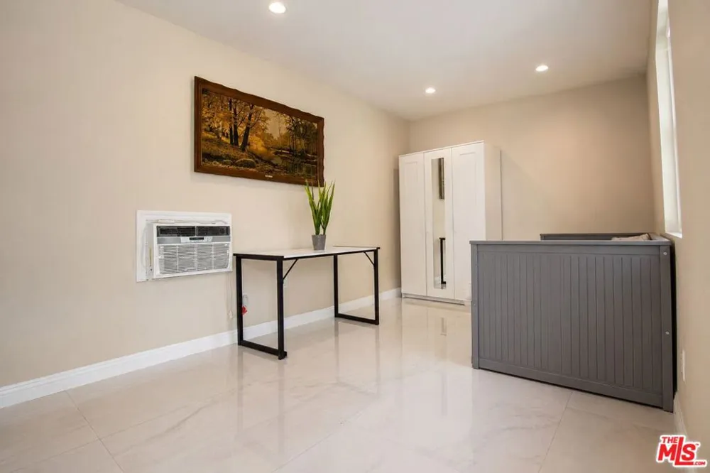 487 S Sherbourne Drive ##1 Los Angeles, CA 90048