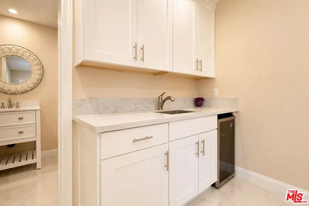 487 S Sherbourne Drive ##1 Los Angeles, CA 90048
