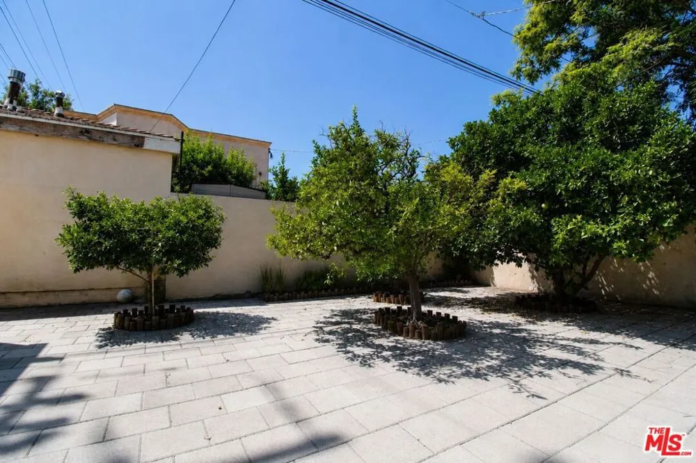 487 S Sherbourne Drive ##1 Los Angeles, CA 90048