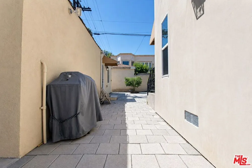 487 S Sherbourne Drive ##1 Los Angeles, CA 90048