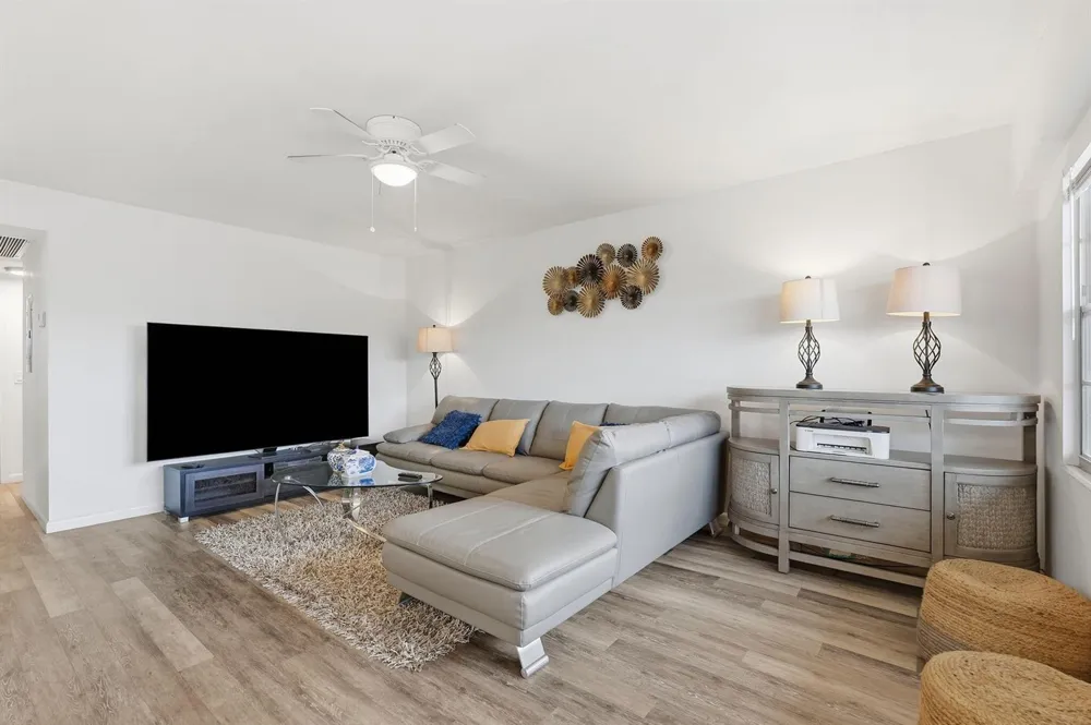 209 Brighton E Boca Raton, FL 33434