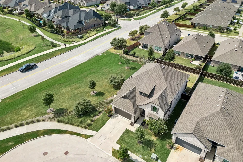 621 Hummingbird Drive Celina, TX 75009