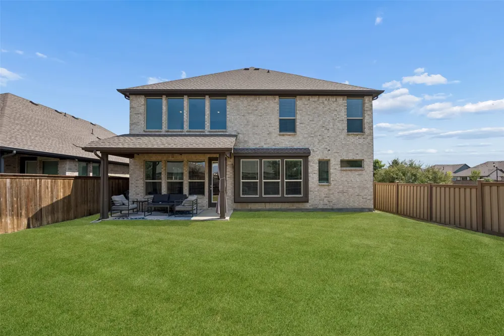 621 Hummingbird Drive Celina, TX 75009