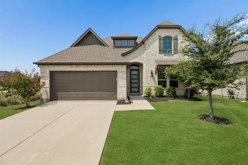 621 Hummingbird Drive Celina, TX 75009