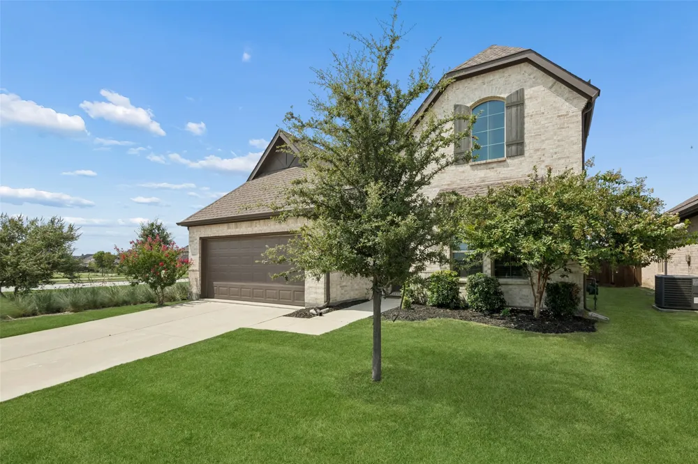 621 Hummingbird Drive Celina, TX 75009
