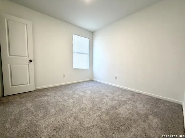 6863 Chert Chase Elmendorf, TX 78112