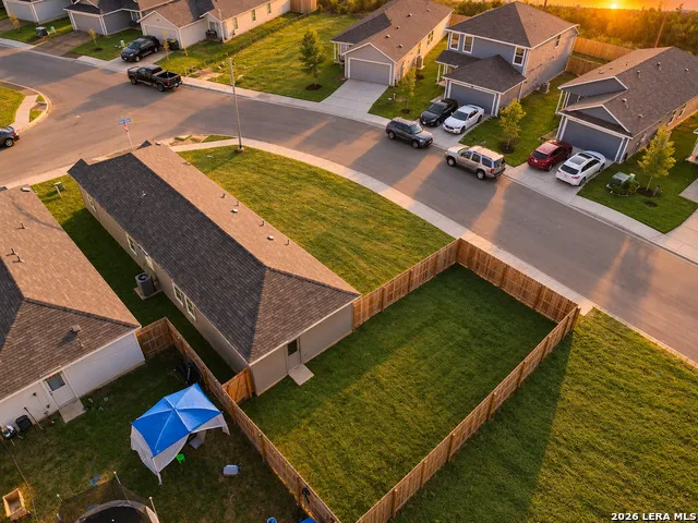 6863 Chert Chase Elmendorf, TX 78112
