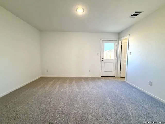6863 Chert Chase Elmendorf, TX 78112