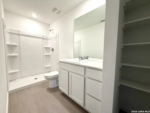 6863 Chert Chase Elmendorf, TX 78112