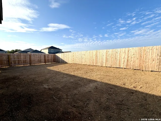 6863 Chert Chase Elmendorf, TX 78112