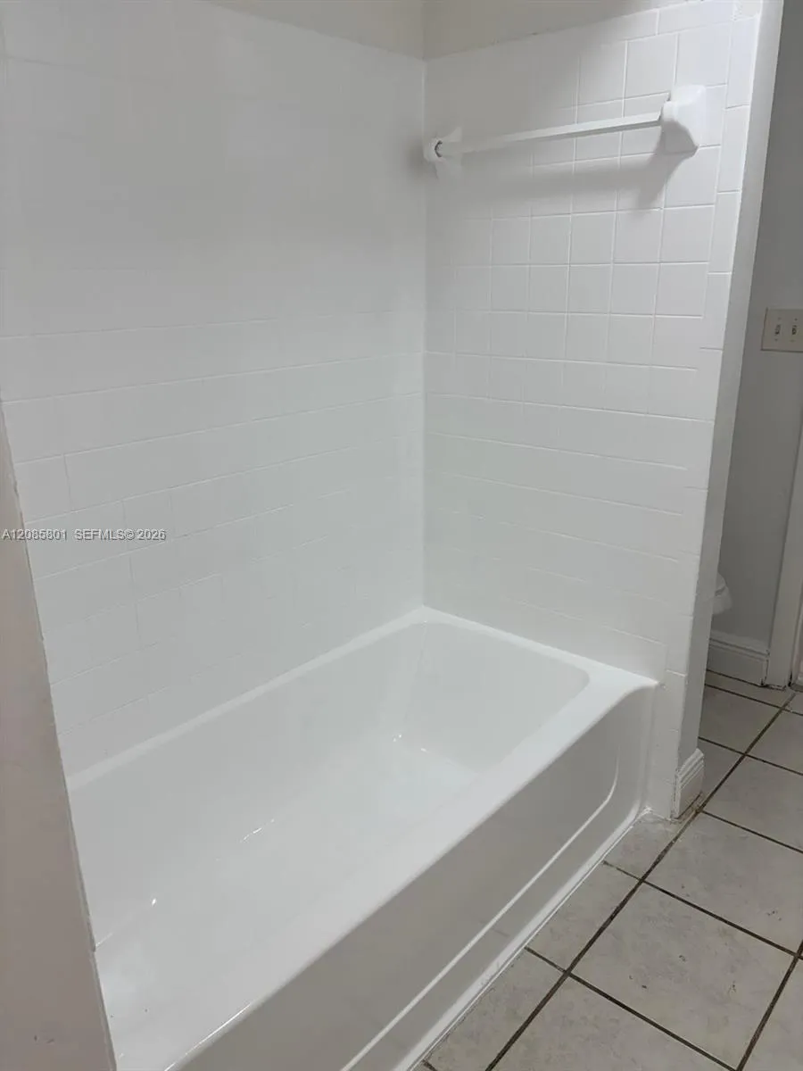 1237 SW 46th Ave #811 Pompano Beach, FL 33069