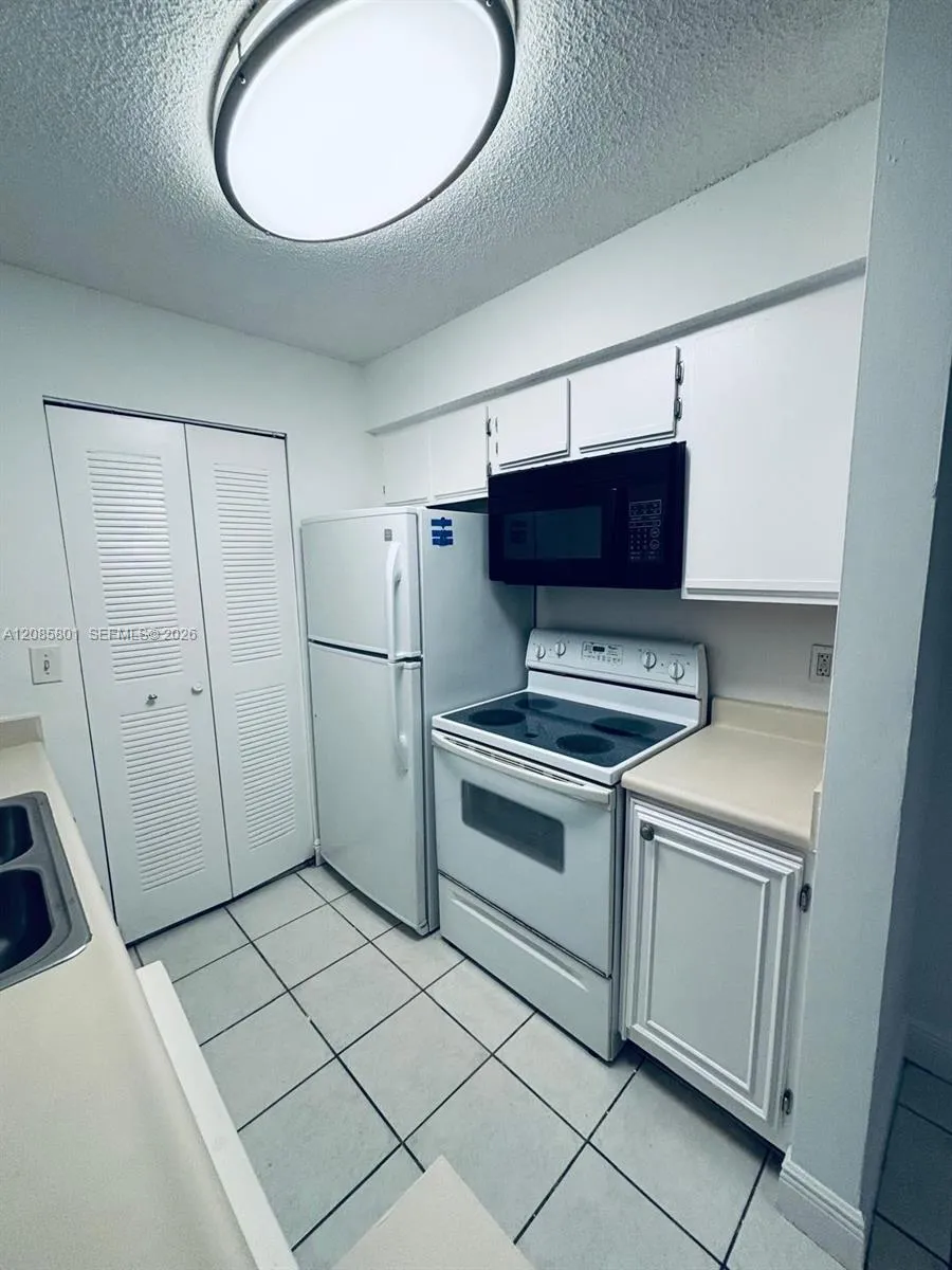 1237 SW 46th Ave #811 Pompano Beach, FL 33069