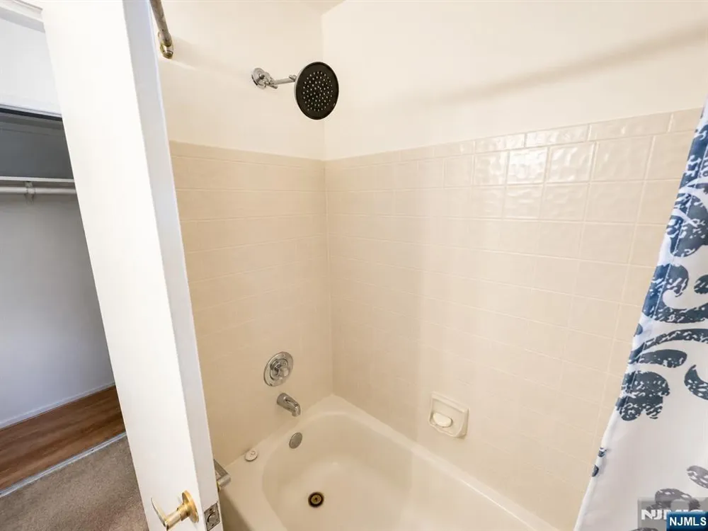 53 Knox T 2A Wayne, NJ 07470
