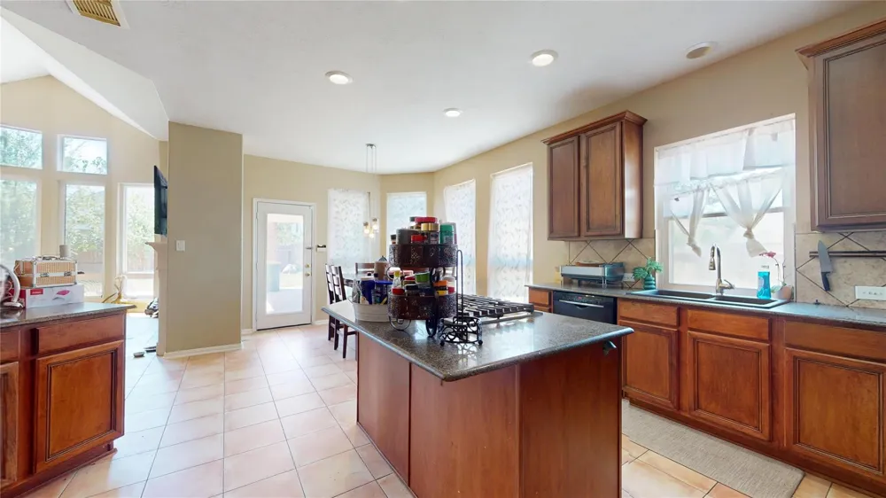 3310 Aspenbrook Ct Court Pearland, TX 77581