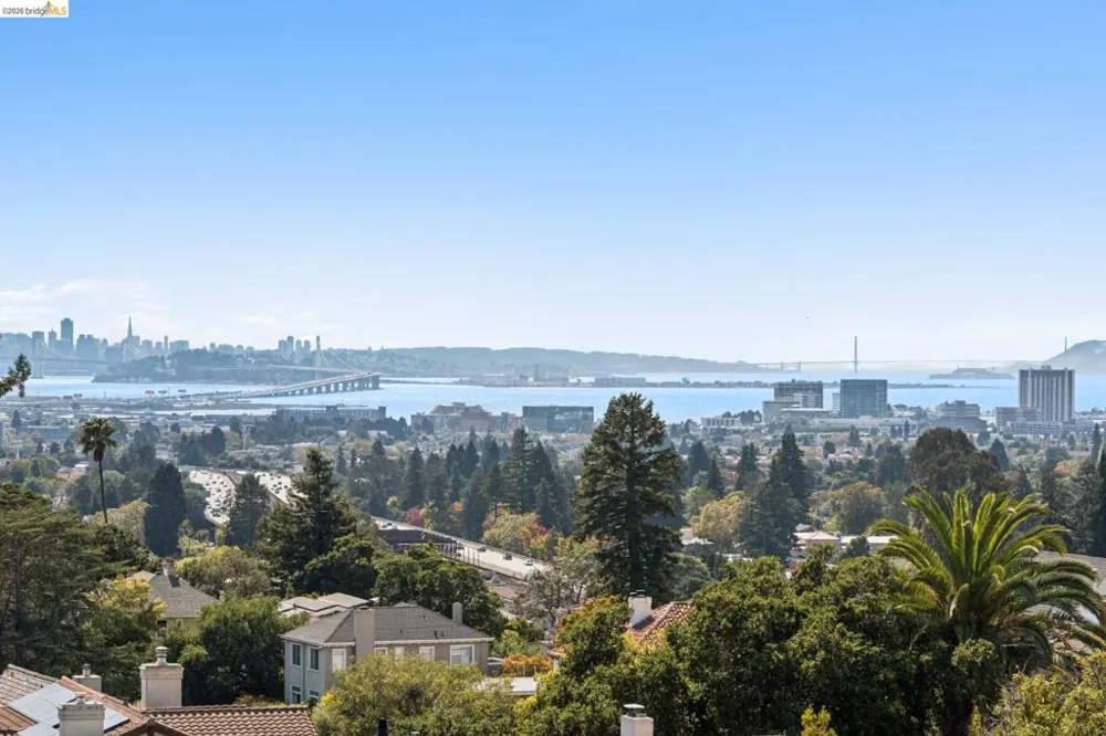 6115 Ocean View Dr Oakland, CA 94618