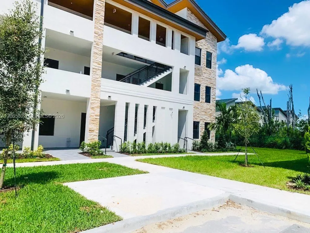 8151 NW 104th Ave #4 Doral, FL 33178