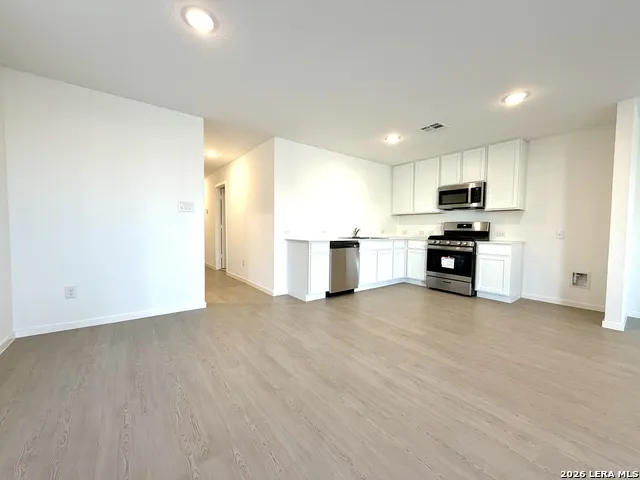 6602 COQUINA CV Elmendorf, TX 78112