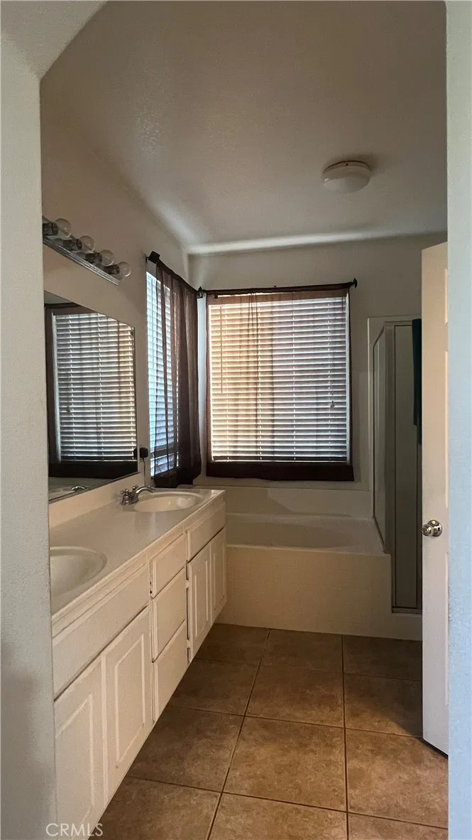 14541 Springdale Adelanto, CA 92301