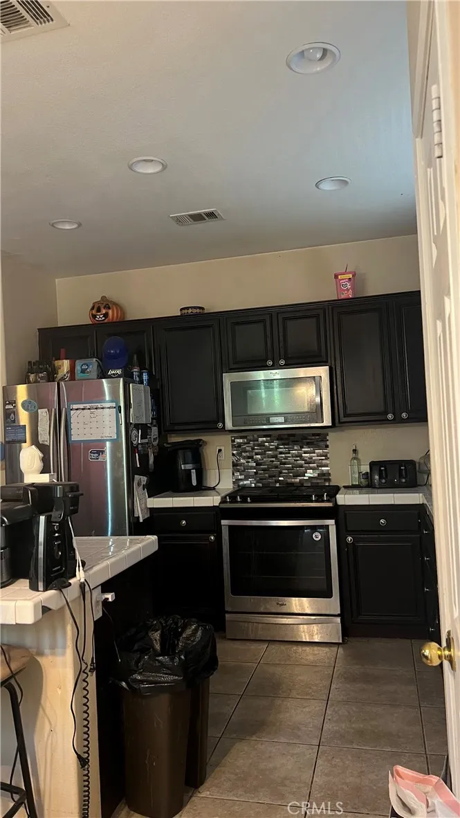 14541 Springdale Adelanto, CA 92301
